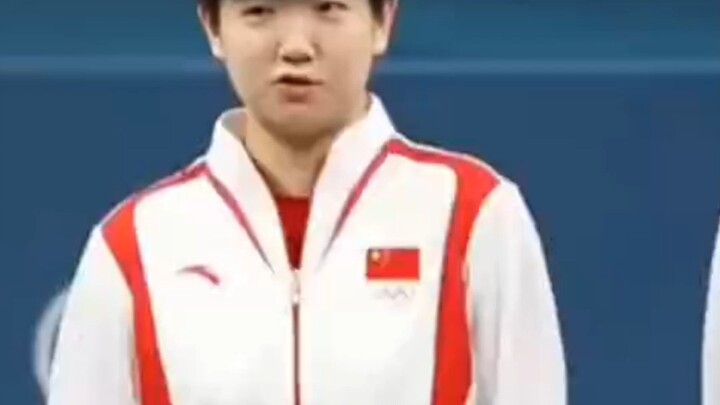Sun Yingsha looks just like a cute little figure—so adorable, haha!
