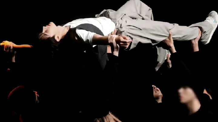 王一博惊叹号舞团+廿最新舞台直拍(cr:一骑绝尘)