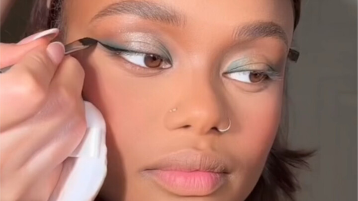 Làm sao mà vẽ được vậy! Thật sự đốn tim mình luôn!