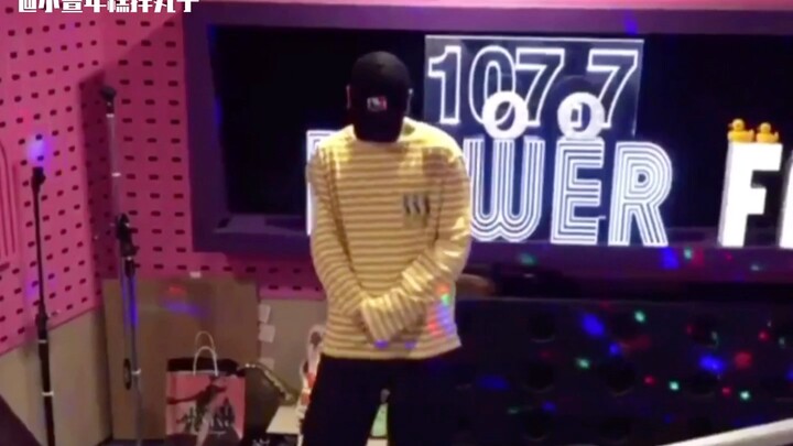 [Jeong Jaehyun] Watched the video several times and suddenly popped out a move that left the girls c