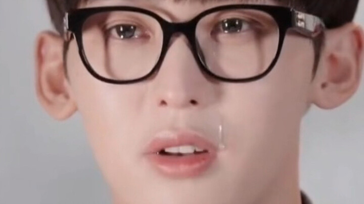 โดนถ่ายรูปครอบครัวโดยถังจิ่วโจวจนซึ้งใจเลย