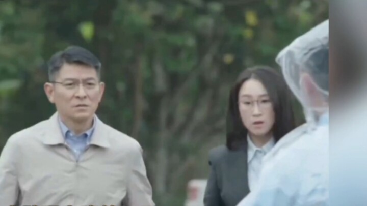 On the oppressive feeling of executive jackets! A pile of suits in a meeting for an hour is not as g