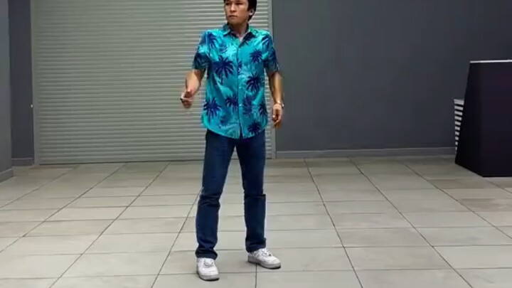 明星模仿完了，模仿一下游戏人物