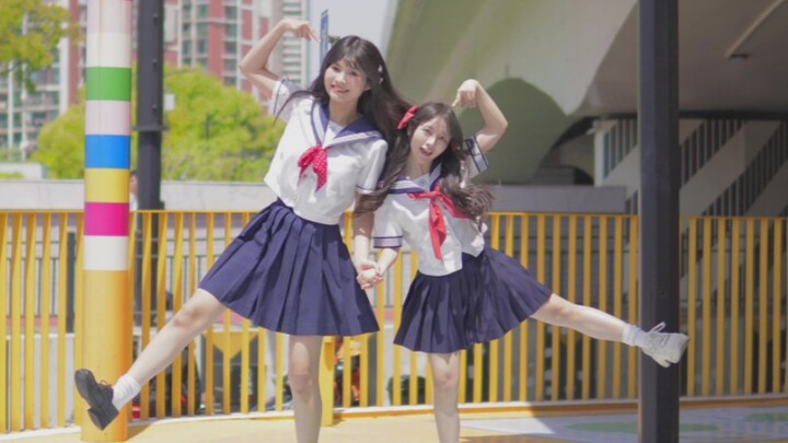 The two people on the entire internet who are most suited to dance “Little Me”