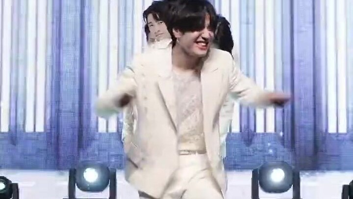 Xin lỗi, tôi quên mất tên bài hát rồi… nhưng mà nó thực sự quá buồn cười, tại sao một đoạn clip trực