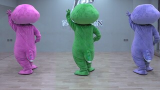 🐊 Peacock dance class