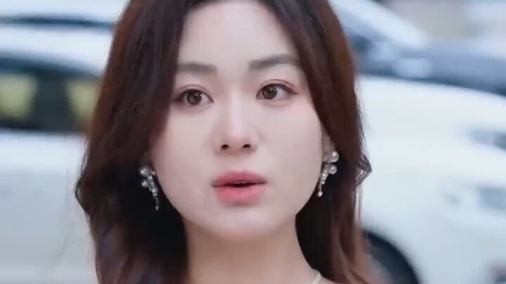 เด็กสาวถูกครอบครัวทอดทิ้ง CEOพาเธอกลับบ้านตามใ