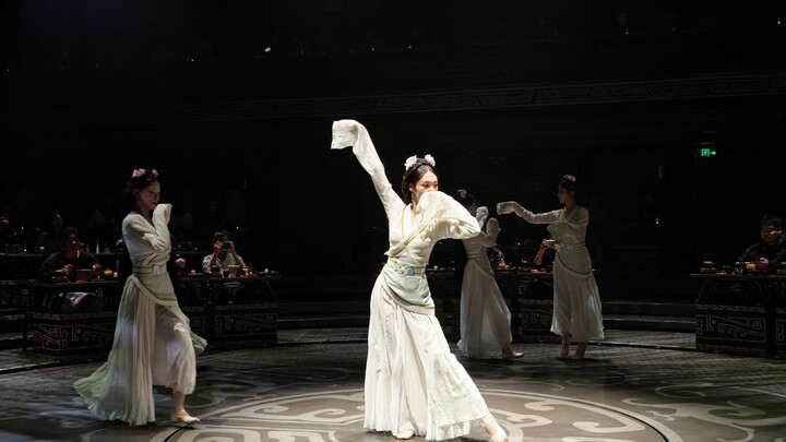 وليمة تشاؤ دو الرسمية: ليو جي يدفع عشرة آلاف تساو