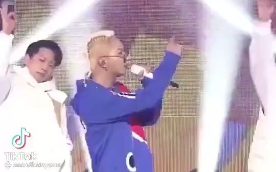 ความยึดติดของศิลปิน YG ต่อเนื้อเพลงบางท่อน