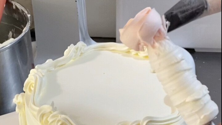 Cream Cake from a Small County Town ~ Old-School Piping ~ Encore! ~