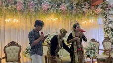 Disney Snow White Indonesia - "Tangan Bertemu" A Hand Meets A Hand (Live Version)