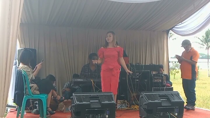 Bumi pun ikut menangis(cover) Mimi