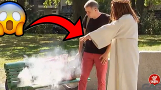 พระเยซูหันไปหาคาถา! เพียงเพื่อหัวเราะมุข