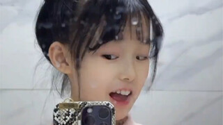 ทรงผมแมงกะพรุนมีความยืดหยุ่นสูงจริงๆ ค่ะ ชุดนี้ทั้งหมดสามารถทำได้โดยไม่ต้องใช้กระเป๋าใส่ผมหรือวิกผมเ