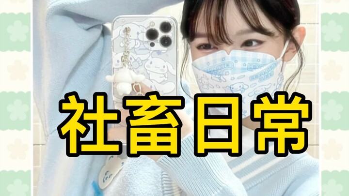 Only knows how to make the "peace" sign