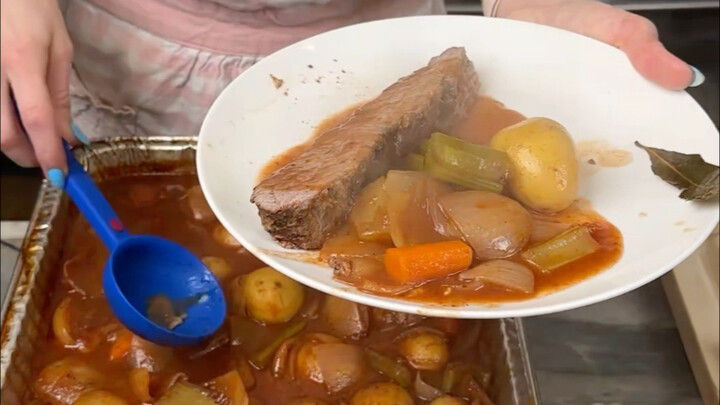 Dinner a Rich American Wife Makes for Her Kids