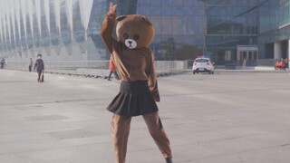【纯欲】男up挑战不穿打底裤在广场跳Phut hun！！