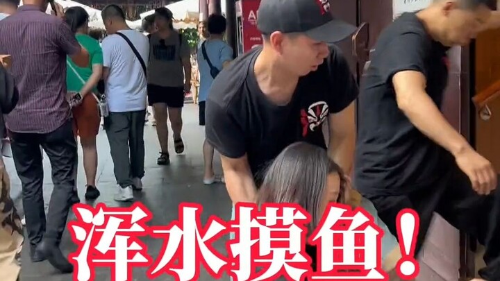 Today’s income comes from the mid-lane minion wave.