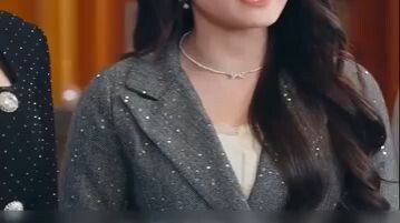 EP 4 - Ang dalaga ay anak ng isang mayamang presidente ngunit nagkukunwaring waitress para subukan a