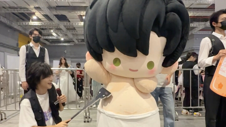 The Lin Kong Towel Squad Scrubs Each Other in Public at BW?!