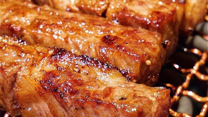 Please give me a Shenzhen girl—like, one who knows how to grill meat?