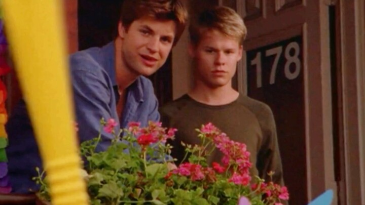 【QAF】【Queer as Folk】Ketika semua orang merayakan kehadiran nyawa baru, hanya Paman yang setiap saat 