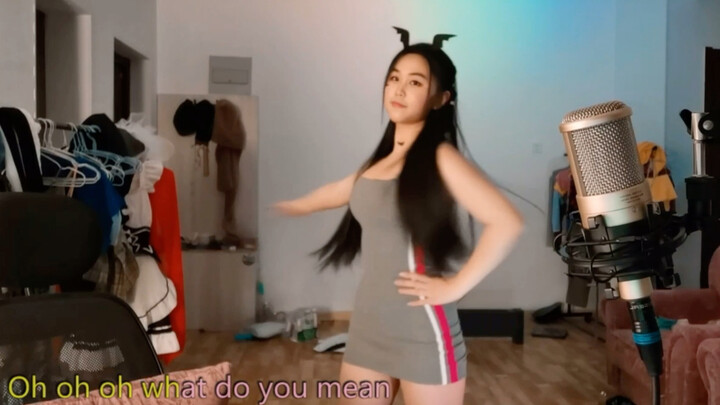 [Nhảy]Cô nàng sexy nhảy trong phòng khách