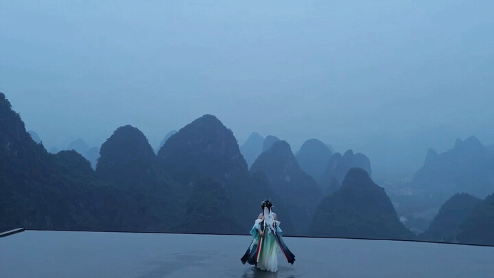 Danced the "Journey Within the Painting" routine with the new skin in Guilin!