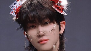 Đồng đội: Cố gắng tránh những từ ngữ nhạy cảm. Tiểu Ba: Hãy dũng cảm và thẳng thắn