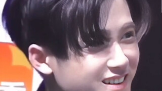 [Archaeology] 📸In the early days, Tan Jianci looked wild when he didn't smile, but looked cute when 