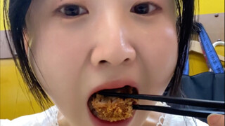 คนญี่ปุ่นคิดว่าพวกเขากำลังพยายามทำให้คุณกินแกงกะหรี่ทงคัตสึจนหมด!