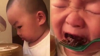 Mum tells baby the cake is poo, baby can't decide whether to eat!