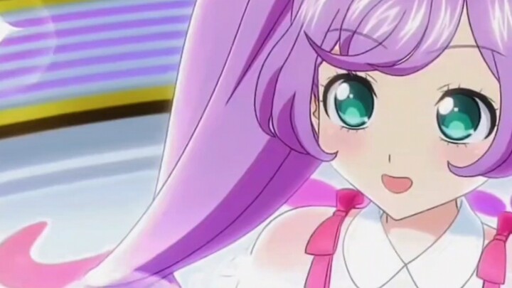 Adorable mom gets super sparkle set