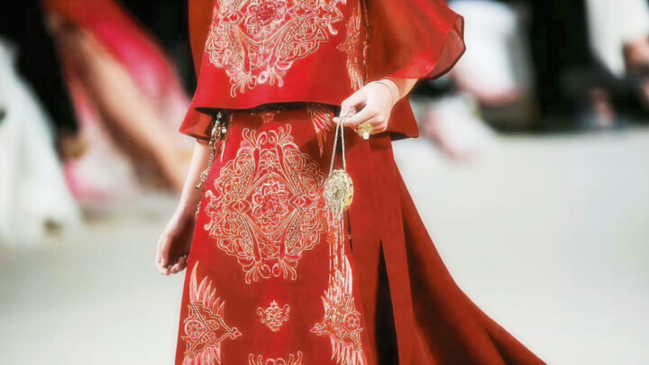 Cứu mạng! Đây mới là khí thế áp đảo mà nữ Alpha trong tiểu thuyết sủng nữ đế nên có! Khí chất khiến 