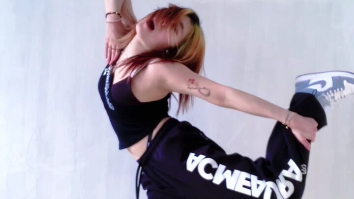 Finally I know why Lizhi changed this move on the stage of the song Ⅰ Huang Lizhi's Air Cover Dance