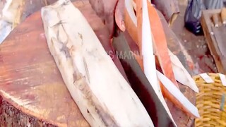 Gaint Squid Cutting