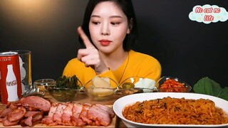Coan vịt, coan heo hun khói và mì gà cay 1 #amthuc