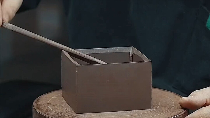 قطعة واحدة تعادل عشرة يوان، صناعة إبريق مربع صعبة للغاية