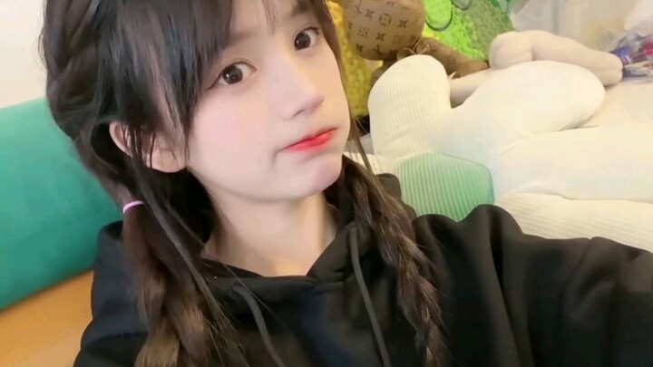 “Không có tí sức kháng cự nào trước những cô gái biết thở cả.”