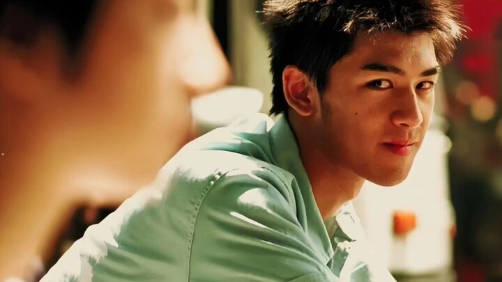 “Aku sudah tak bisa membedakan, apakah kamu hanya teman atau cinta yang terlewatkan.”