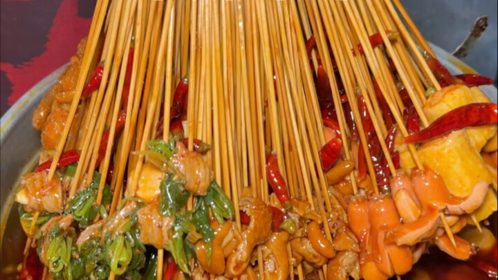 เสียบไม้เผ็ดจัดบนท้องถนนเฉิงตู