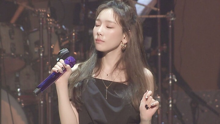 【Taeyeon】Official Stage of Four Seasons + Blue Concert