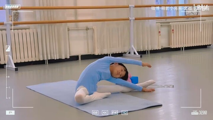 芭蕾小正太男孩日常训练