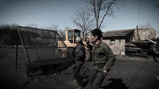 Cậu ấy lăn lộn một thời gian, cả đời vác than