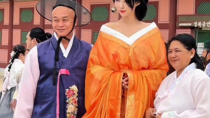 นายแบบสไตล์โบราณสูง 1.9 เมตร ฮิตติดเทรนด์ที่เกาหลี