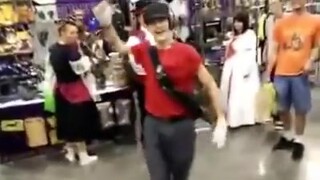 【TF2】رقص التيك تاك في معرض الأنمي