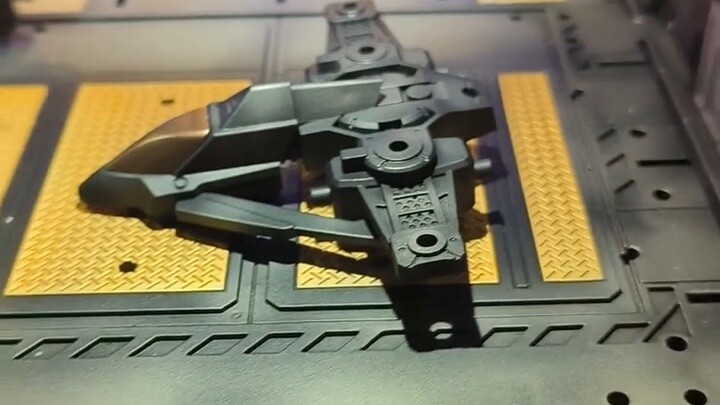 Char's Rebirth, Neo Zeong Returns (Sinanju) - a super large Gundam maintenance hangar scene.