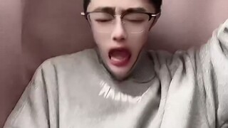 【Sân khấu sến súa】354 Ra gậy có thể dùng keo, làm người thì không được biến thái.