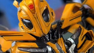 What is it like to play with a die-cast Transformer Bumblebee?