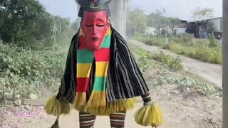 สามคนในประเทศที่เลียนแบบท่าเต้นเท้าร้อนแอฟริกา ใครเหนือกว่ากัน?